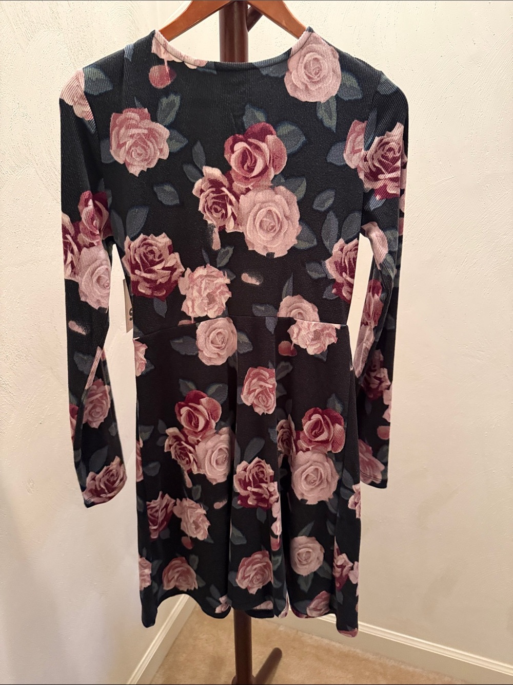 SO Black Floral Wrap Long-Sleeve Dress with Pink Roses - Picture 4 of 5